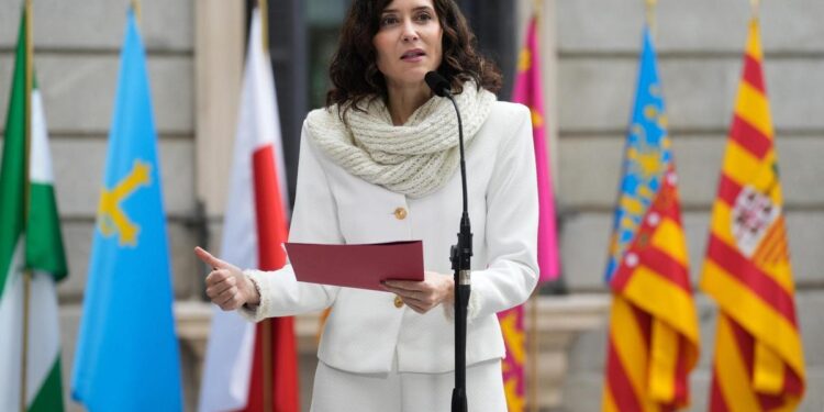 Ayuso intenta dar por zanjada la crisis del hospital de Torrejón mientras el Gobierno azuza la polémica