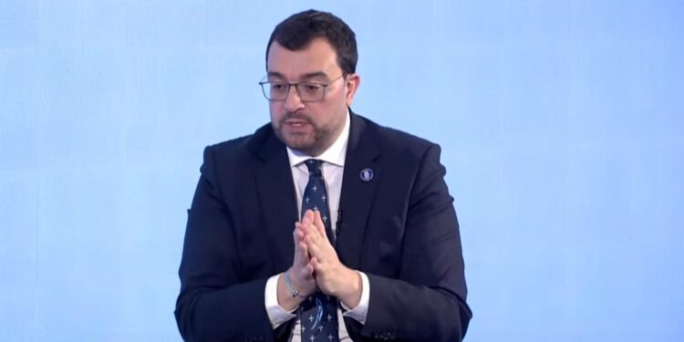 Adrián Barbón: ‘La vivienda es un asunto muy complejo, necesitamos llegar a grandes acuerdos’