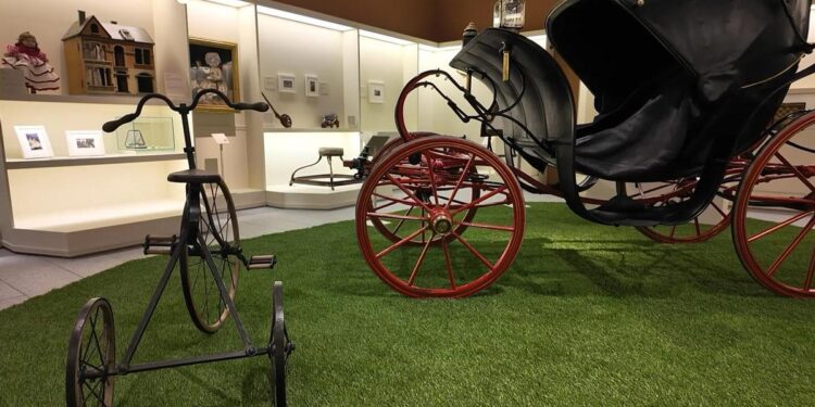 Jugar bajo el protocolo: así era la infancia de la monarquía española entre diversión y educación