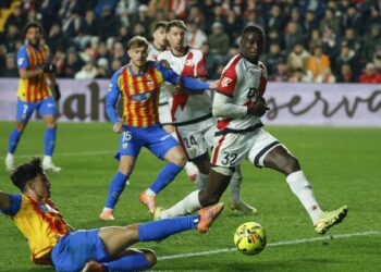 El Valencia deja helado Vallecas