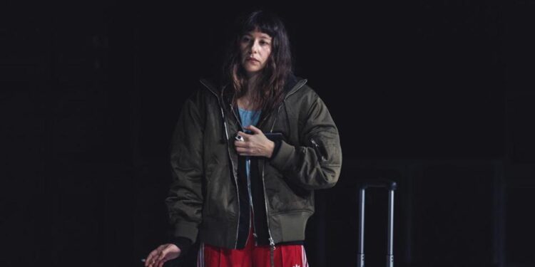 Irene Escolar: ‘Nos hacemos daño porque el mundo es profundamente hostil y nos sentimos muy solos’