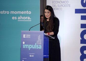 Sara Hernández del Olmo (Ministerio de Transportes): ‘El Gobierno ha invertido 1.780 millones de euros en Extremadura en trenes y carreteras’