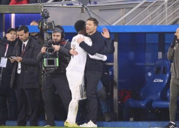 Xabi Alonso critica a los árbitros por el ‘penalti claro’ a Vinicius: ‘No me sorprende que no haya ido al VAR’