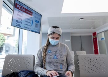 Sanidad recomienda desde este lunes el uso de mascarillas en centros sanitarios por la gripe