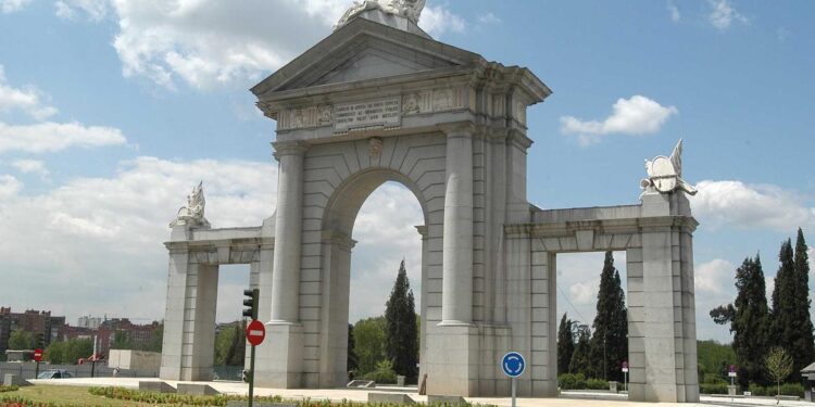 Un conductor ‘ebrio’ que provocó un accidente en el centro de Madrid es absuelto tras conseguir anular la prueba del alcoholímetro