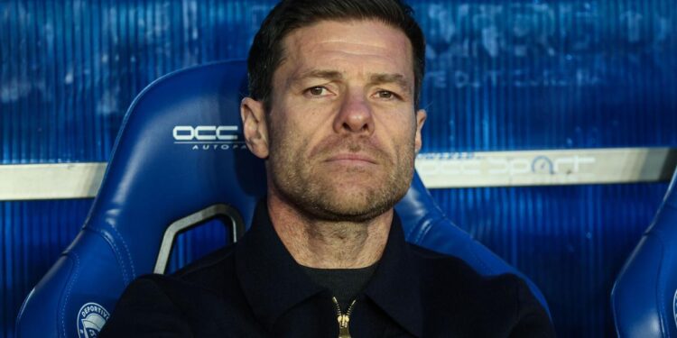 Florentino se rinde: Xabi Alonso es el mejor escudo y la solución menos mala