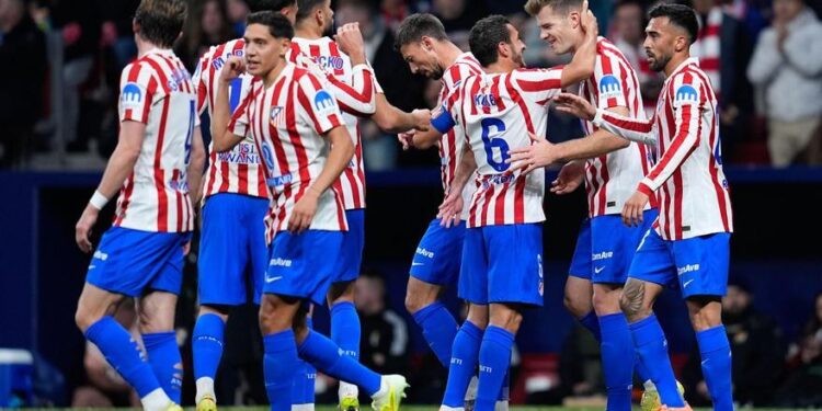 Al Atlético le bastan 25 minutos para sumar ante el Oviedo su séptima victoria consecutiva