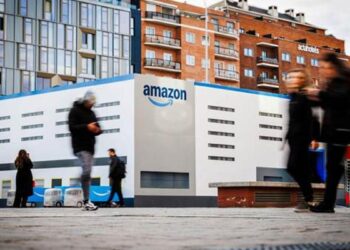 Amazon acuerda 129 salidas en Madrid tras pactar con los sindicatos el ERE en España