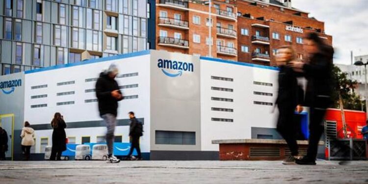 Amazon acuerda 129 salidas en Madrid tras pactar con los sindicatos el ERE en España