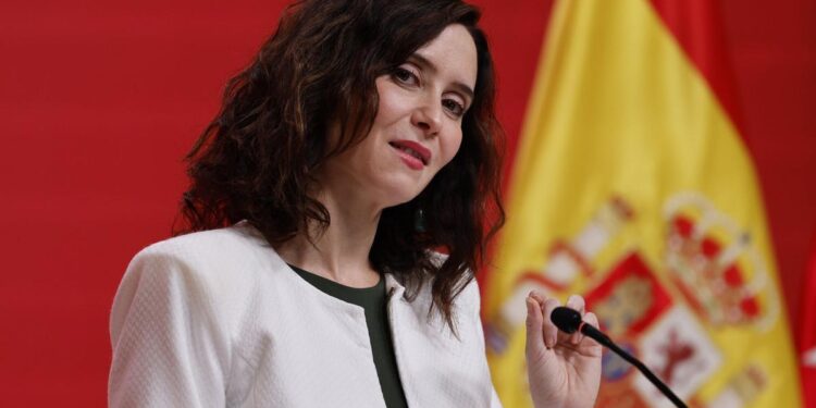 Ayuso se dispone a aprobar sin sobresaltos sus terceros presupuestos de la legislatura