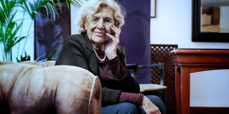 Manuela Carmena, exalcaldesa de Madrid: ‘Si la democracia fracasa, es normal que los jóvenes quieran otra cosa’