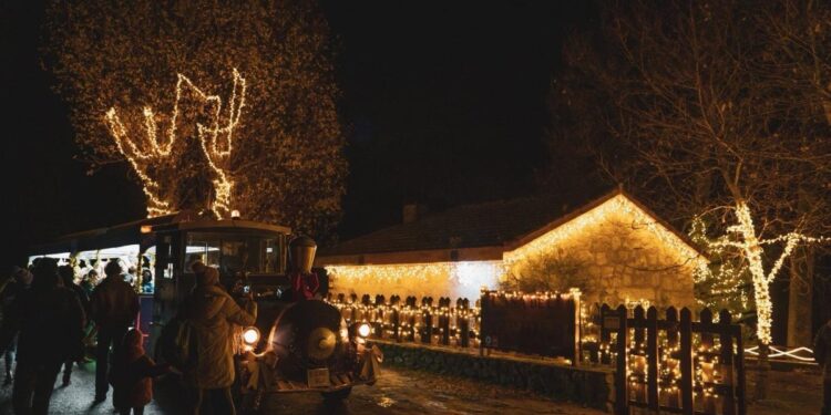 Vuelan las entradas para el tren de la Navidad más bonito de Madrid: solo cuesta cinco euros y te lleva a un valle de película